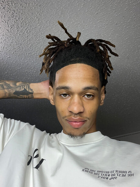 Foto di nudo di fuga di OnlyFans di Tee