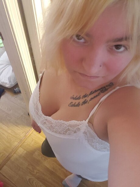 Foto di nudo di fuga di OnlyFans di Cheyanna Maier