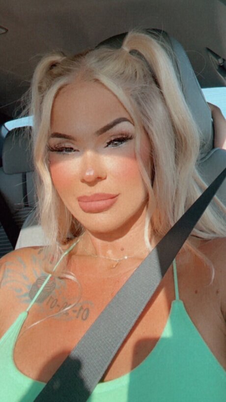 Foto di nudo di fuga di OnlyFans di Jenny