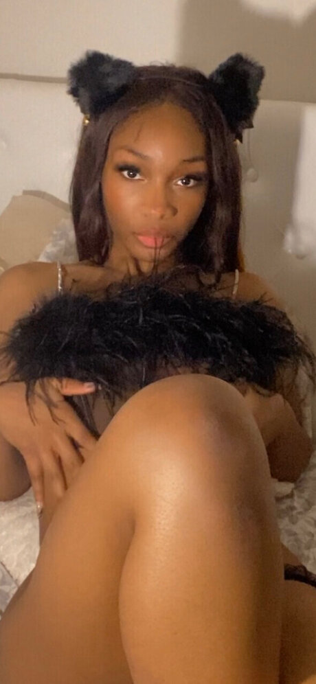 Foto di nudo di fuga di OnlyFans di Indi