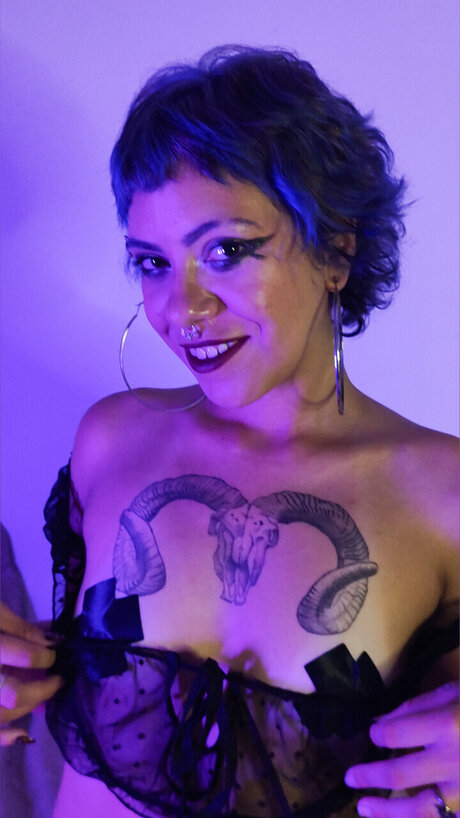 Foto di nudo di fuga di OnlyFans di Your Indie Girl 