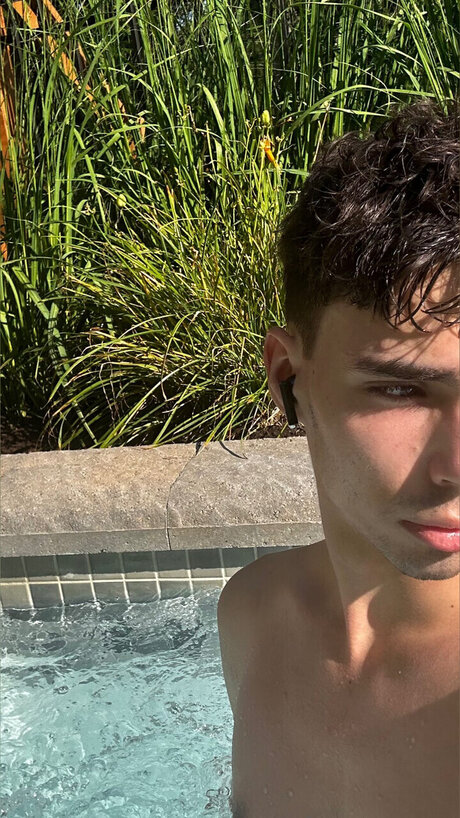 Foto di nudo di fuga di OnlyFans di Martin Tc