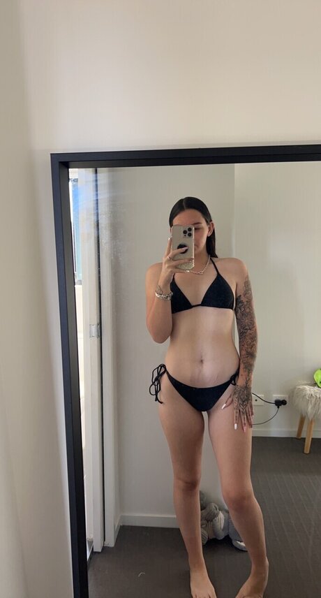 Foto di nudo di fuga di OnlyFans di Rhiannon