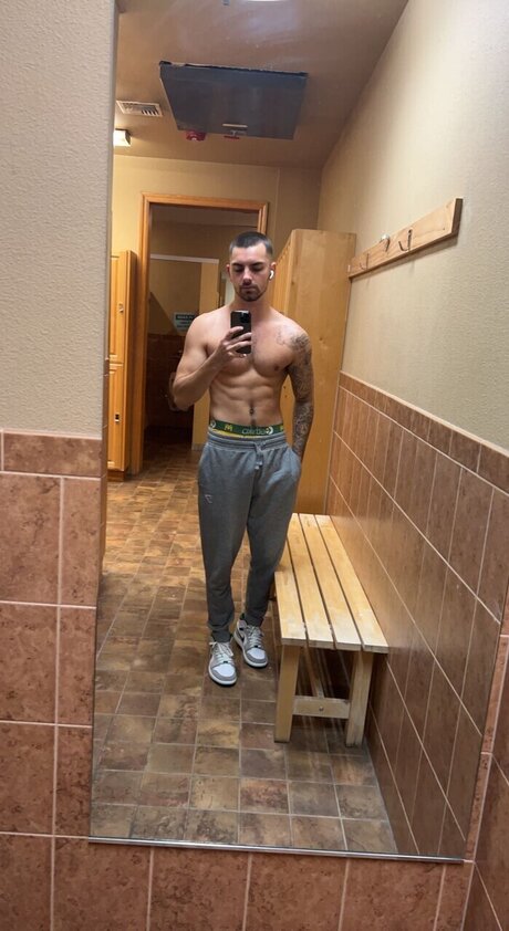 Foto di nudo di fuga di OnlyFans di Zack Smith