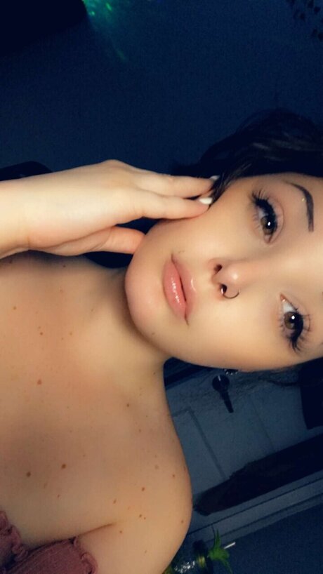 Foto di nudo di fuga di OnlyFans di Adira Lyfe