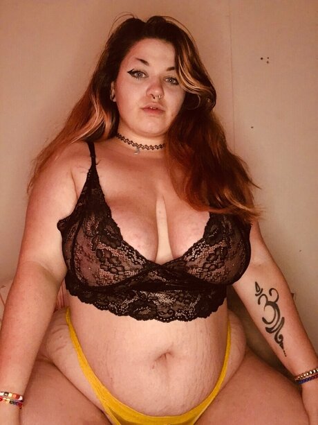 Foto di nudo di fuga di OnlyFans di Your Favorite Milf 