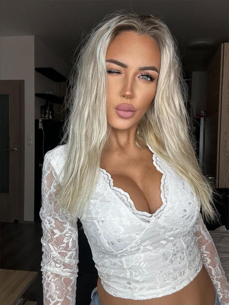 Foto di nudo di fuga di OnlyFans di Jaru Blondie