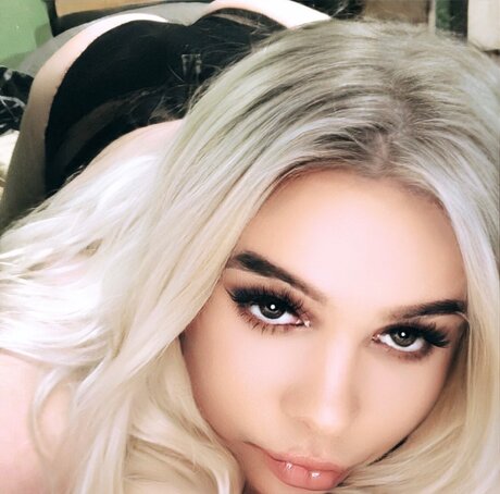 Foto di nudo di fuga di OnlyFans di Princess Ginny