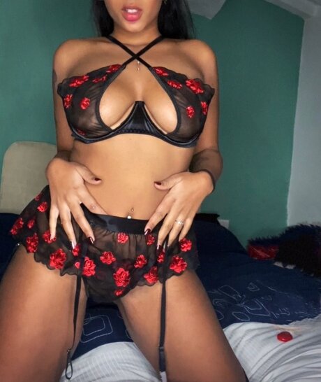 Foto di nudo di fuga di OnlyFans di Shary