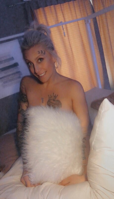 Foto di nudo di fuga di OnlyFans di Queenstatus