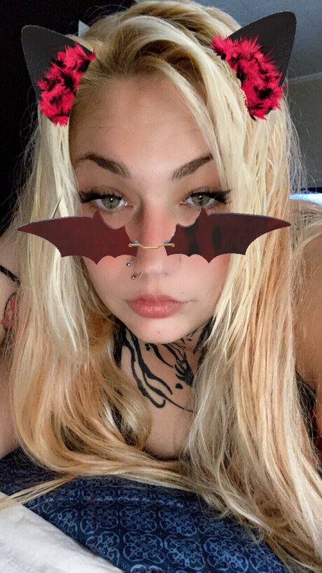 Foto di nudo di fuga di OnlyFans di Zoe Russell
