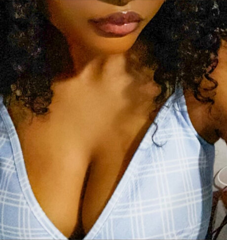 Foto di nudo di fuga di OnlyFans di Zee