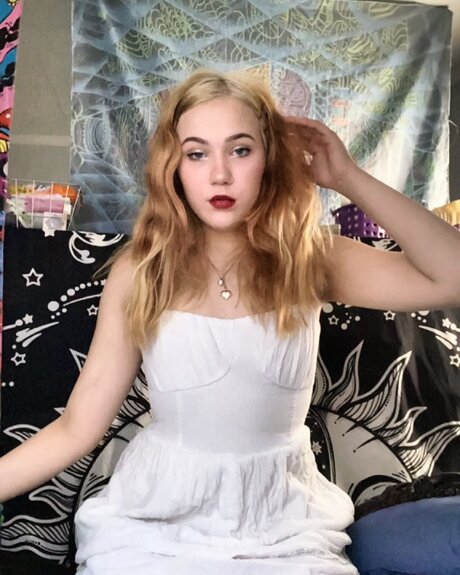 Foto di nudo di fuga di OnlyFans di Rose