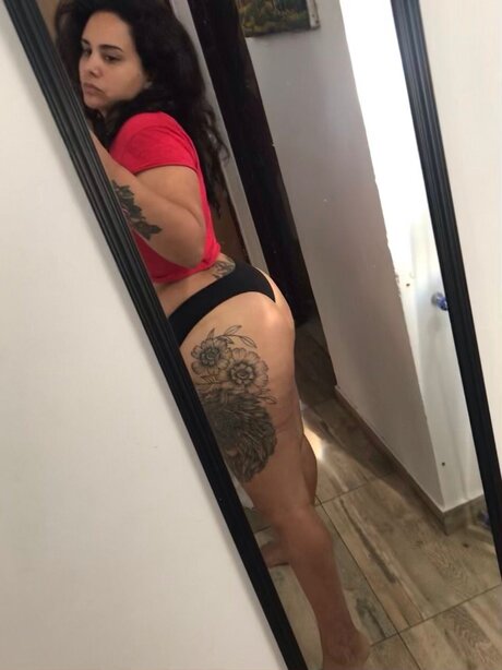 Foto di nudo di fuga di OnlyFans di Fuegovikyng