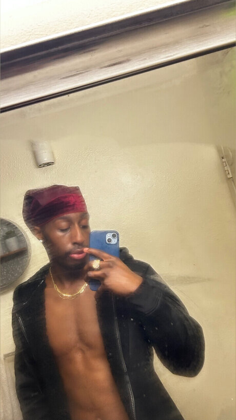 Foto di nudo di fuga di OnlyFans di Papi