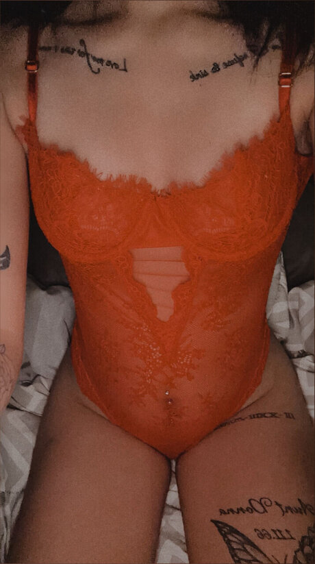 Foto di nudo di fuga di OnlyFans di L