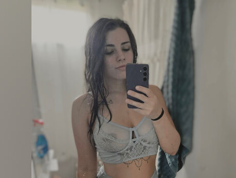 Foto di nudo di fuga di OnlyFans di Tiffany Davis