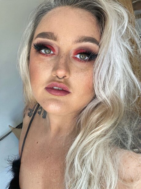 Foto di nudo di fuga di OnlyFans di Elizabeth Dresden  The Haus Of Dresden