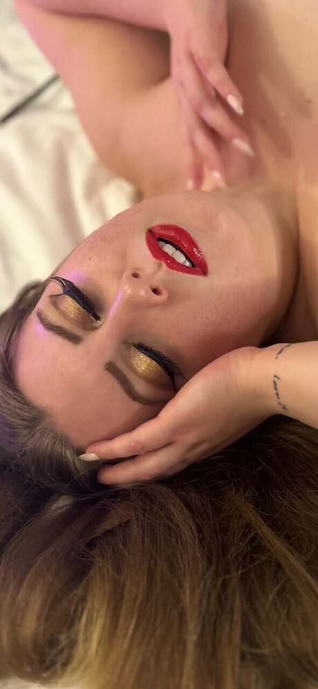 Foto di nudo di fuga di OnlyFans di Holland