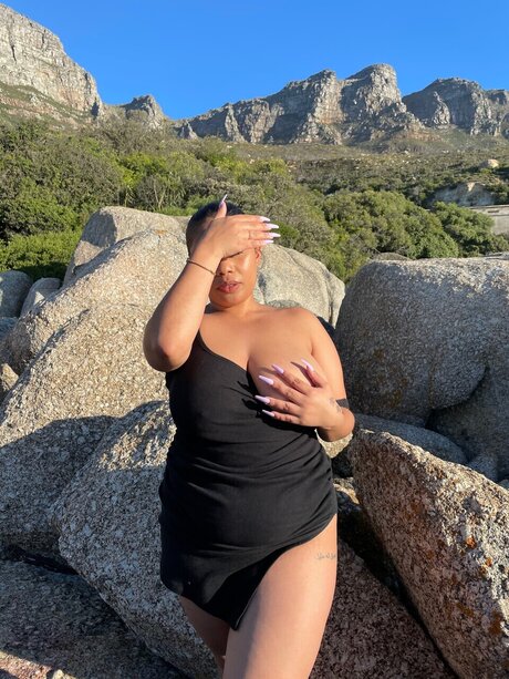 Foto di nudo di fuga di OnlyFans di Princess Hlo 