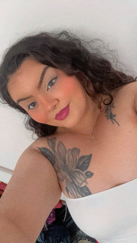 Foto di nudo di fuga di OnlyFans di Shelle