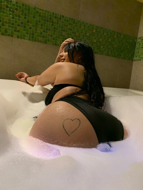 Foto di nudo di fuga di OnlyFans di Monse Vega