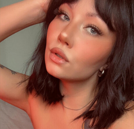 Foto di nudo di fuga di OnlyFans di Mia Holland