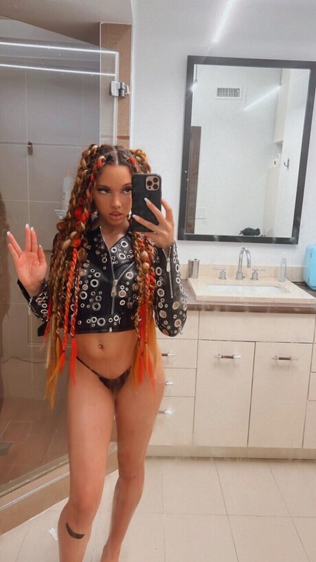 Foto di nudo di fuga di OnlyFans di Goldie Luxx