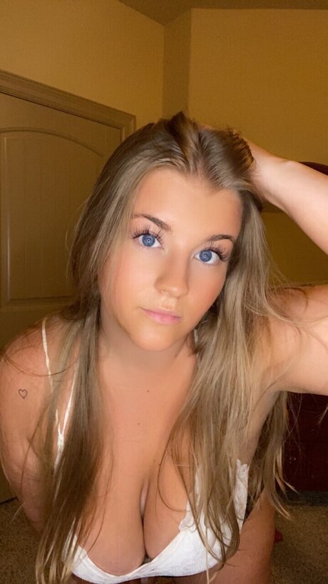 Foto di nudo di fuga di OnlyFans di Lovelykatttfree