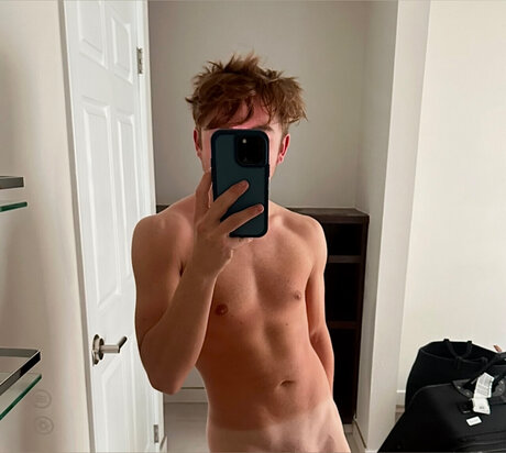 Foto di nudo di fuga di OnlyFans di Tyler Paris