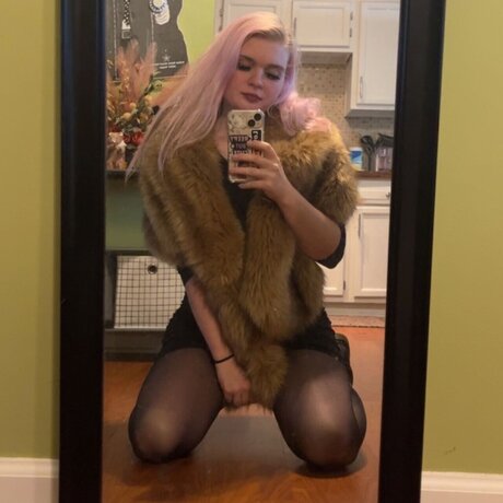 Foto di nudo di fuga di OnlyFans di Savan