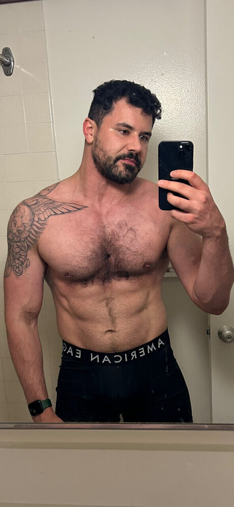 Foto di nudo di fuga di OnlyFans di Aaron Bearon