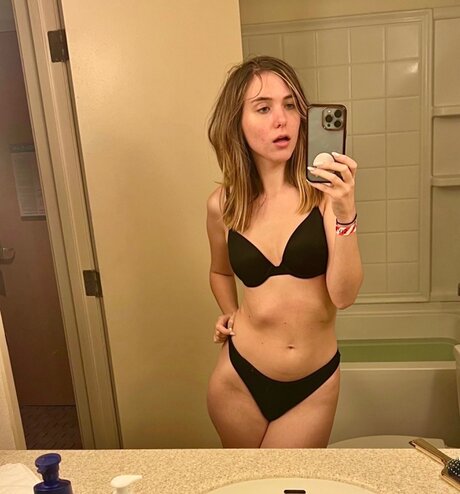 Foto di nudo di fuga di OnlyFans di Valentina Jade
