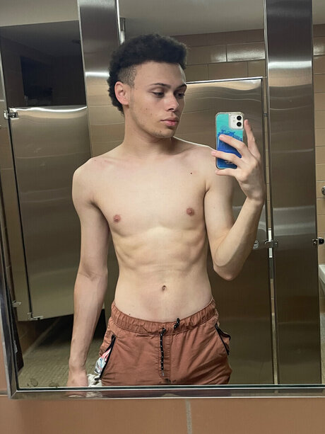 Foto di nudo di fuga di OnlyFans di Kj Colby