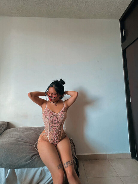 Foto di nudo di fuga di OnlyFans di Absi