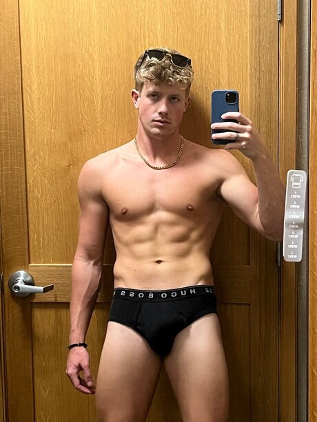Foto di nudo di fuga di OnlyFans di Jamezz