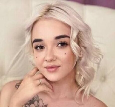 Foto di nudo di fuga di OnlyFans di Whiterabbit