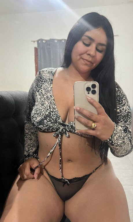 Foto di nudo di fuga di OnlyFans di Johitahott