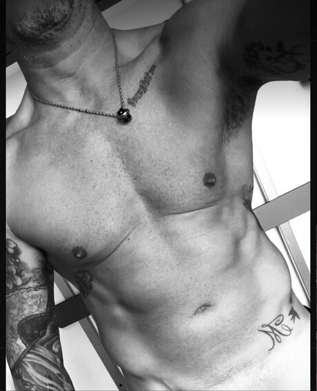 Foto di nudo di fuga di OnlyFans di Pincoonly 