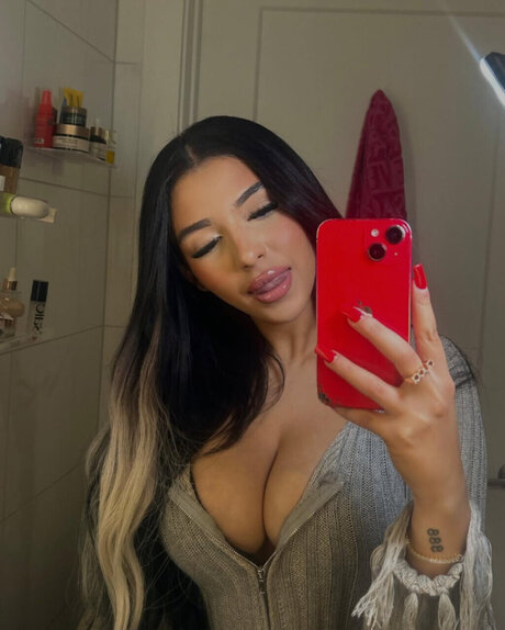 Foto di nudo di fuga di OnlyFans di Lina Sara