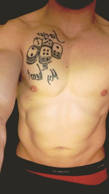 Foto di nudo di fuga di OnlyFans di Jack Jones