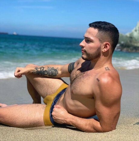 Foto di nudo di fuga di OnlyFans di Julian Rojas