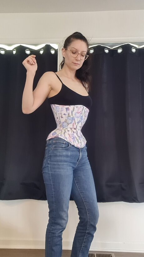Foto di nudo di fuga di OnlyFans di Lilly