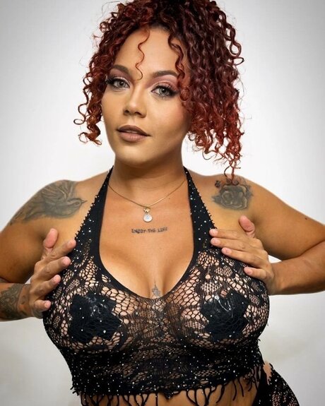 Foto di nudo di fuga di OnlyFans di Roxana Caputo