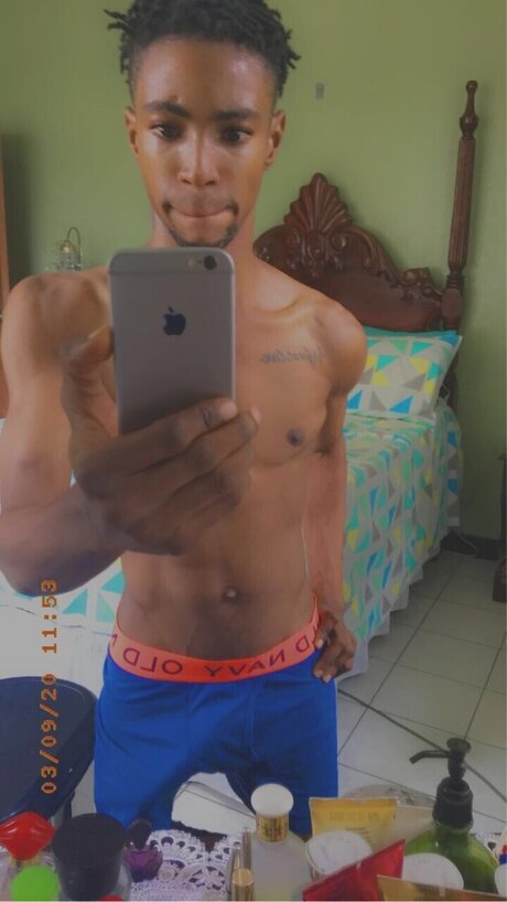 Foto di nudo di fuga di OnlyFans di Javaughn