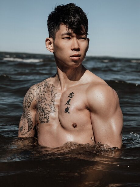 Foto di nudo di fuga di OnlyFans di Nickolas Nguyen
