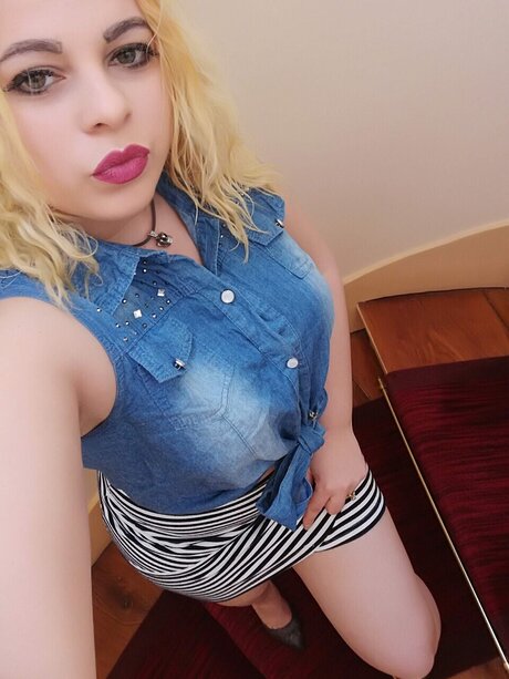 Foto di nudo di fuga di OnlyFans di Ynna27 Ynna