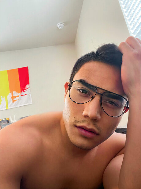 Foto di nudo di fuga di OnlyFans di  J A K E 