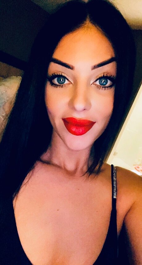 Foto di nudo di fuga di OnlyFans di Roxana Xxx