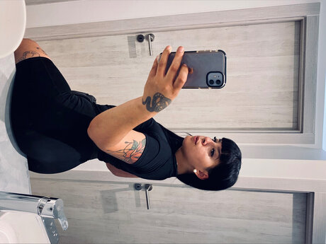 Foto di nudo di fuga di OnlyFans di  